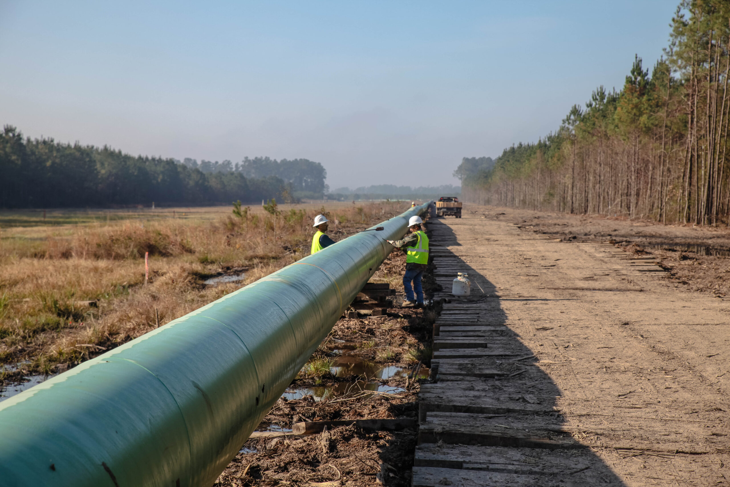 Labor and Equipment Support for Pipeline Pigging and Hydrotesting Services